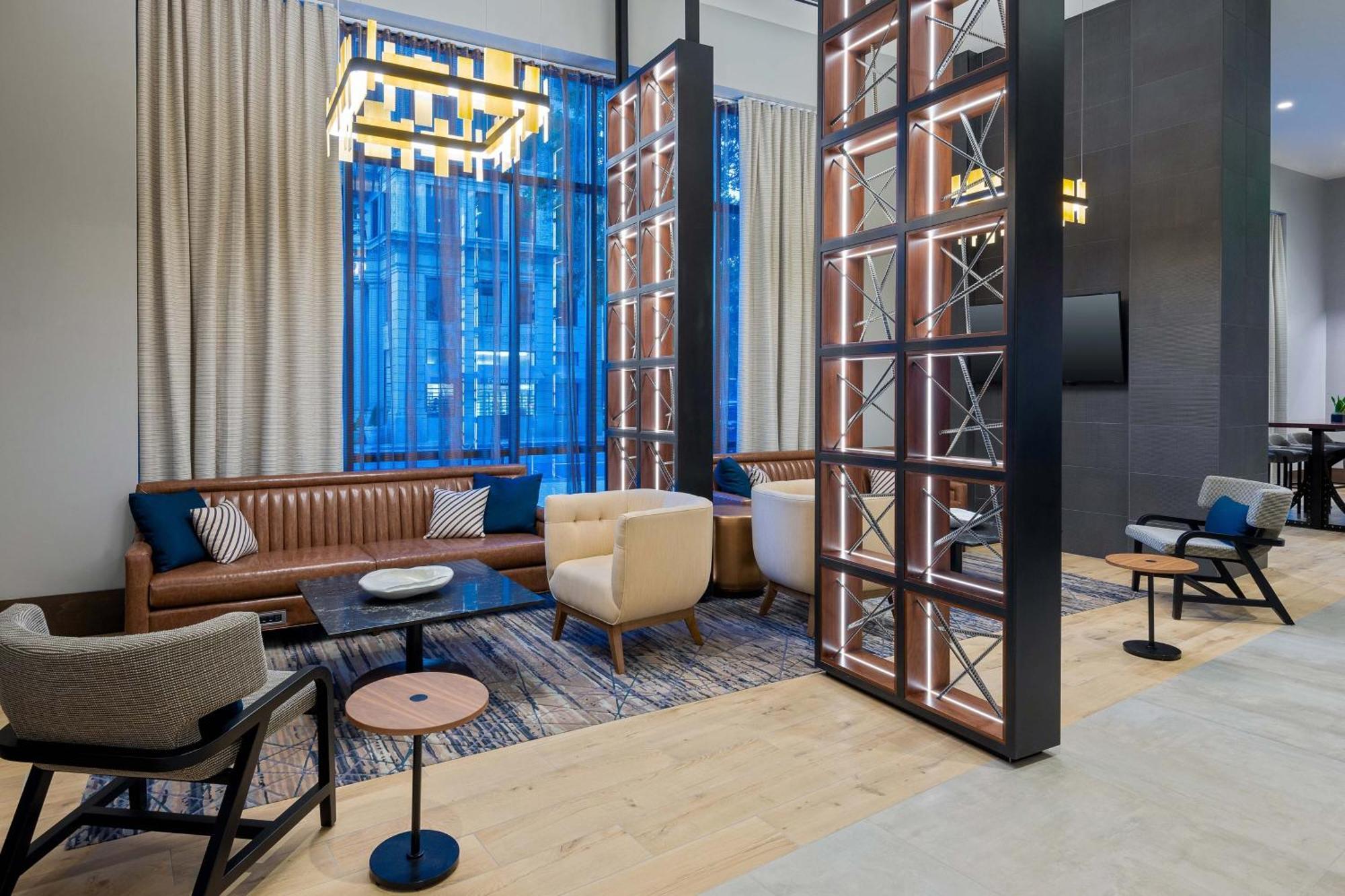 Отель Courtyard By Marriott Atlanta Midtown Экстерьер фото