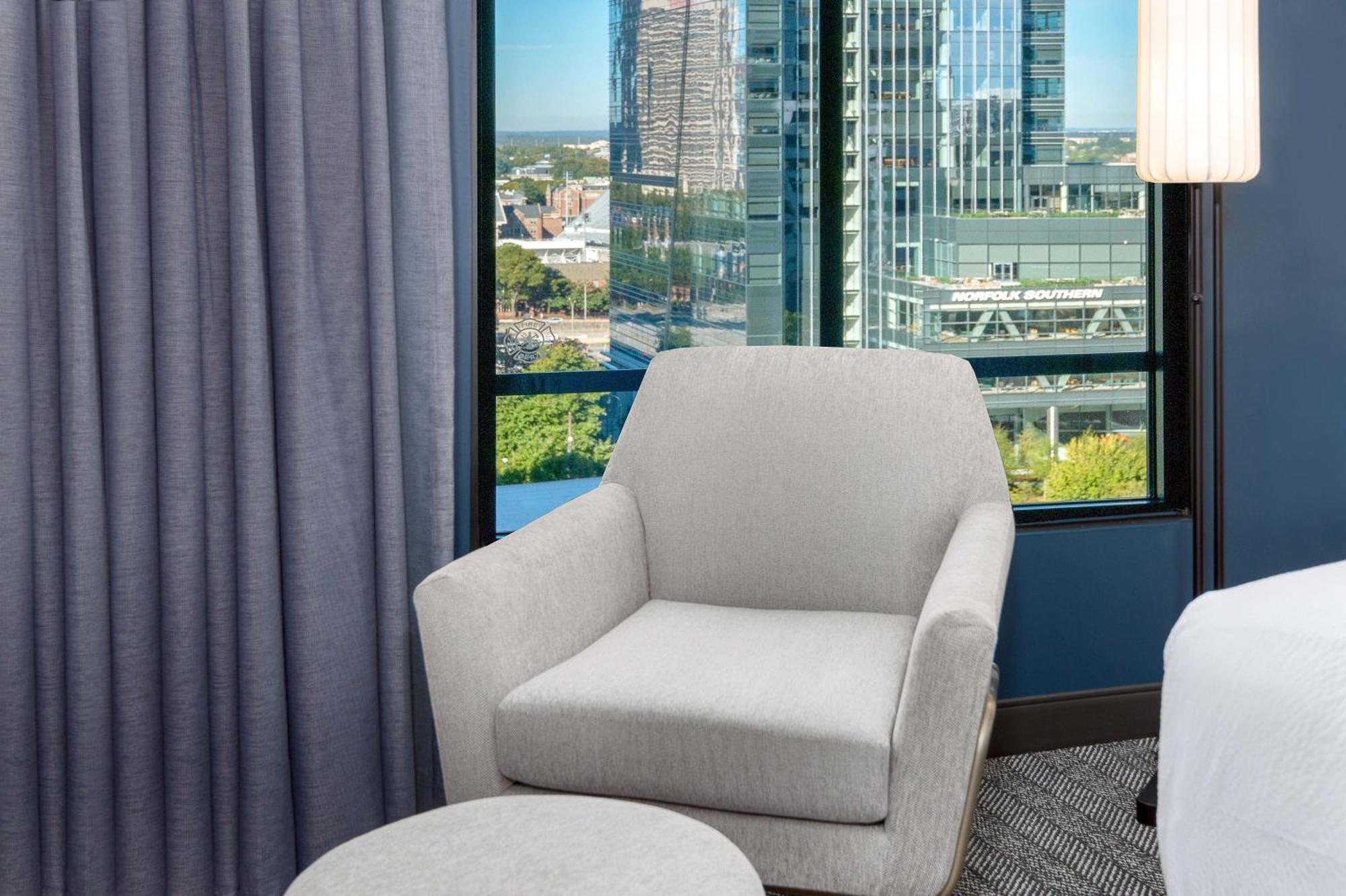Отель Courtyard By Marriott Atlanta Midtown Экстерьер фото